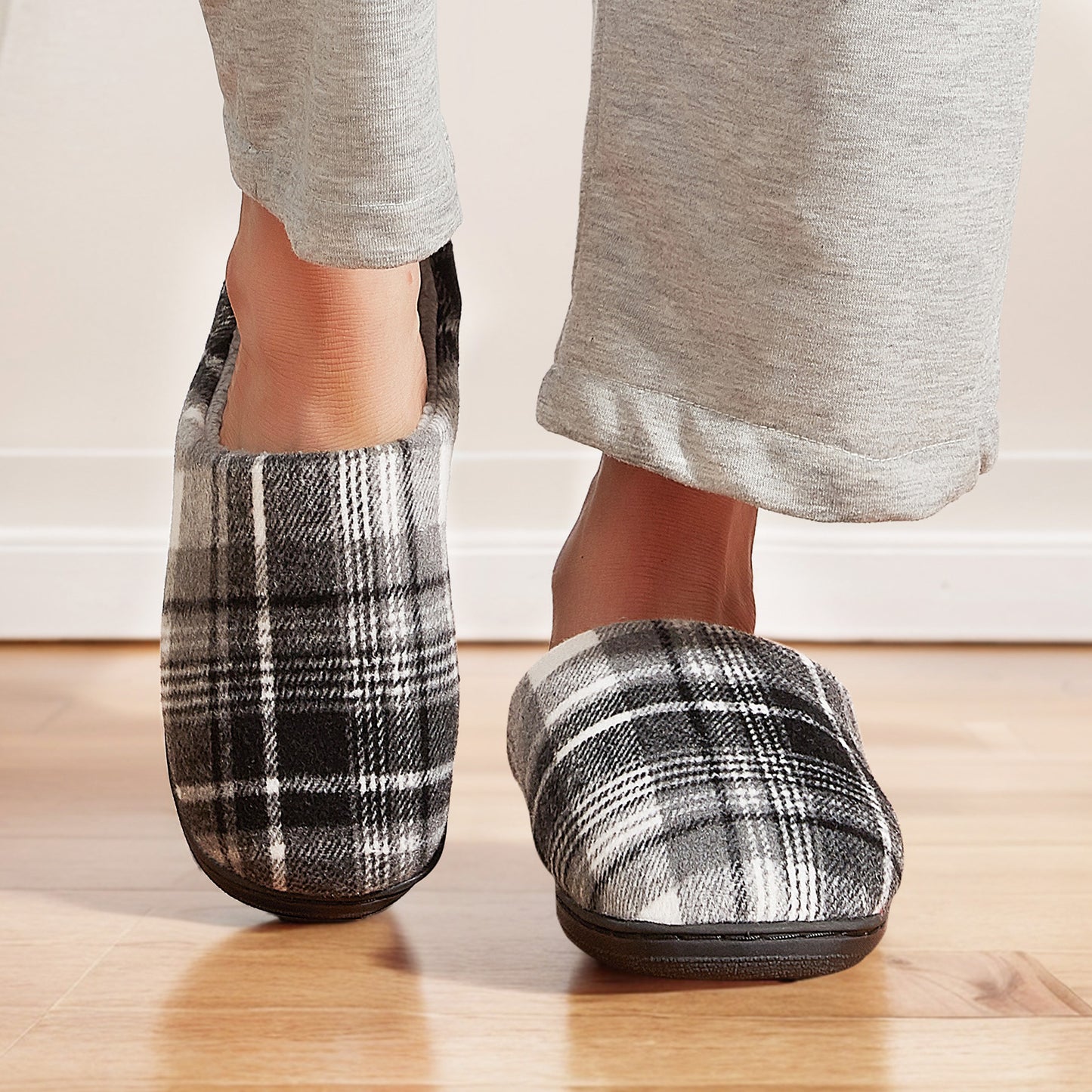 Fashionable Plaid Mens Plush Wide Slippers